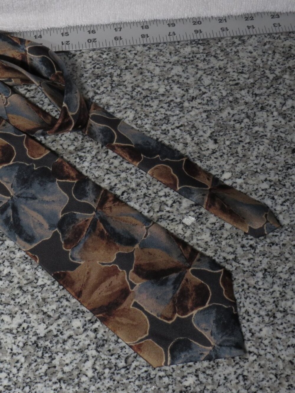 Cabralli Collection  Necktie  100% Silk Handmade Vintage